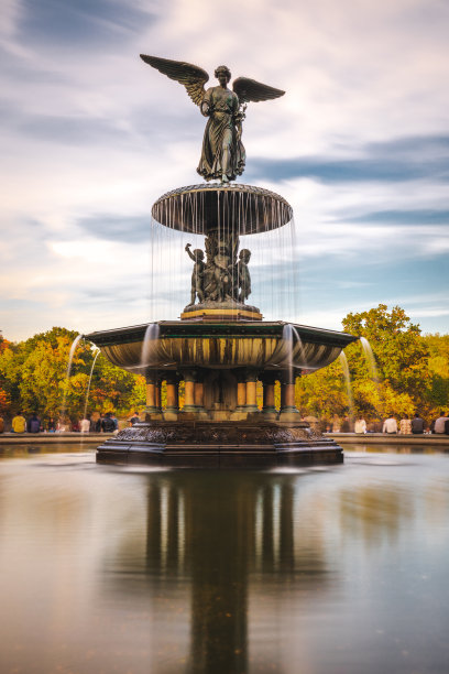 毕士达露台喷泉—“水中天使”图片下载