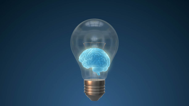 灯泡里面有大脑和发光的想法概念图片下载