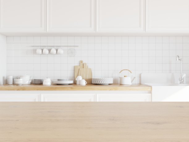 清空厨房的木桌，用来展示你的产品。背景是厨房柜台上的菜。3 d演示。图片下载