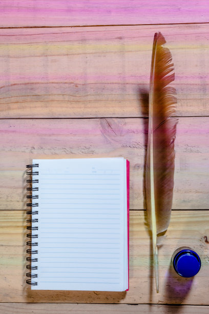 用羽毛笔打开笔记本，有过滤效果。图片下载
