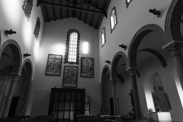 Teano，圣克莱门特大教堂。图片下载