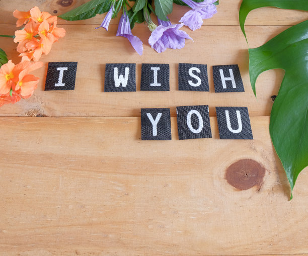 我希望你文字标签在木桌子。图片下载