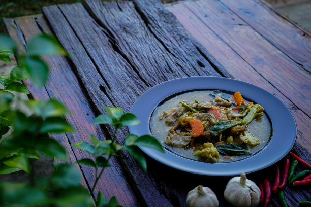 中国菜和泰国菜被称为“泰国菜叫Rad Na Moo”，在全国各地都很受欢迎。图片下载