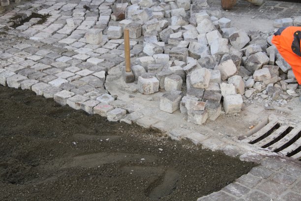 铺设铺路石图片下载