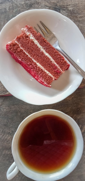 红色天鹅绒蛋糕图片下载