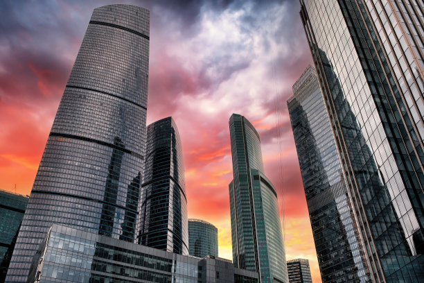 美丽的高的摩天大楼。图片下载