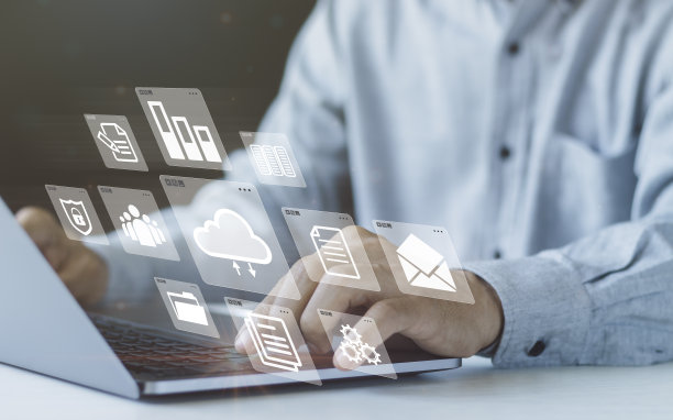 商人使用计算机来进行文档管理的概念、在线文档数据库、数字文件存储系统软件、记录保存、数据库技术、文件访问和文档共享。图片下载