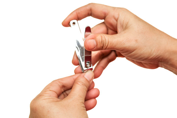 妇女用指甲钳剪指甲图片下载