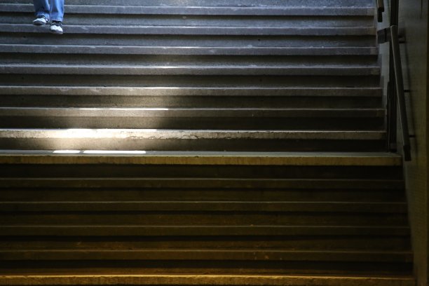 地下楼梯图片下载