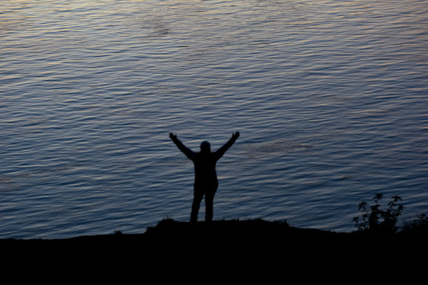 拥抱大自然图片下载