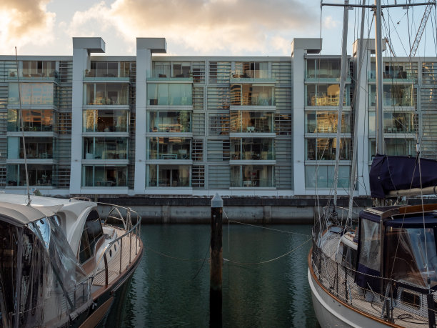 高架桥盆地码头在奥克兰中部，新西兰图片下载