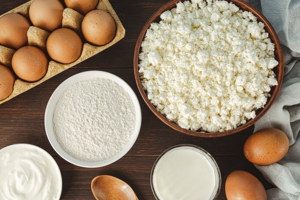 面包店的背景。烘焙配方复活节蛋糕或甜点，派的原料。图片下载