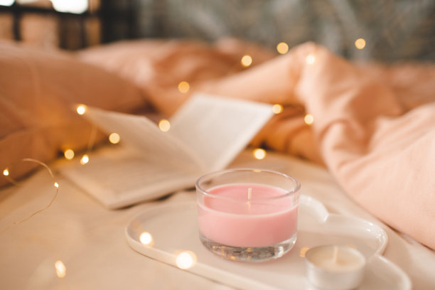 香薰蜡烛营造Hygge家居氛围图片下载