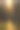 垂直拍摄的一条狭窄的小路在一个高大的树木森林中间图片下载