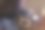 一个商人的手看手表的特写图片下载