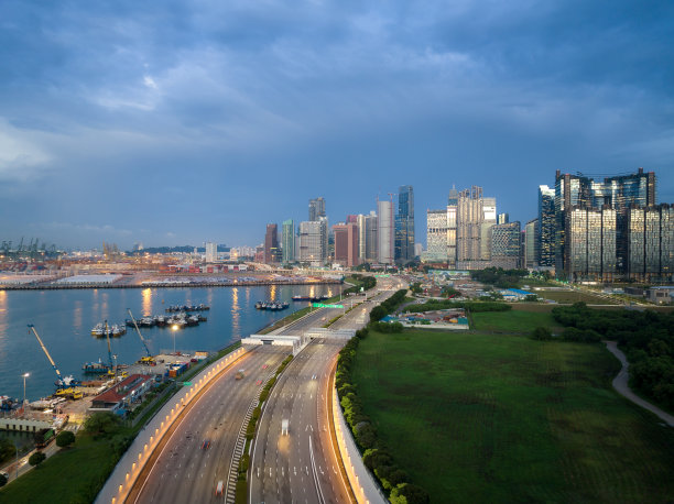 亚洲新加坡黄昏时分的新加坡商业区和城市鸟瞰图图片下载