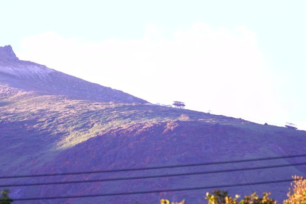 秋叶在纳苏山脉chausudake山图片下载