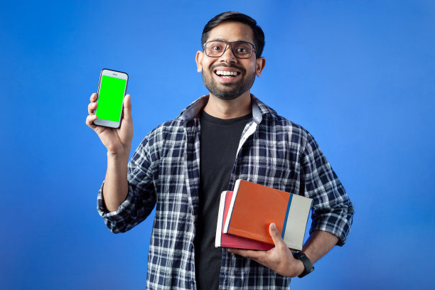 学生显示绿色屏幕。图片下载