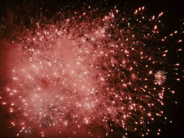 刘易斯篝火上的烟花，2022年11月图片下载