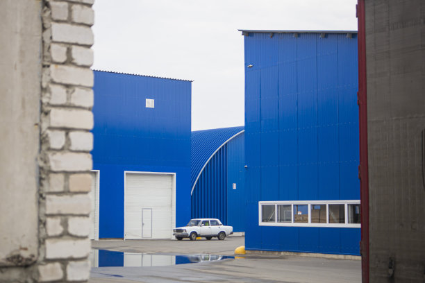 从外面可以看到仓库机库，图片下载