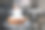 糕点师设计师用抹刀将柠檬味的蛋白慕斯芝士奶油填充在派皮中图片下载