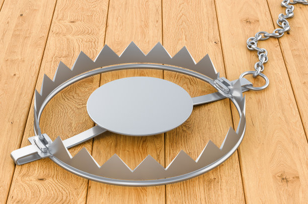 木桌上的捕熊器，3D渲染图片下载