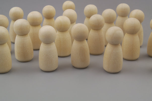 灰色背景上的一群人图片下载