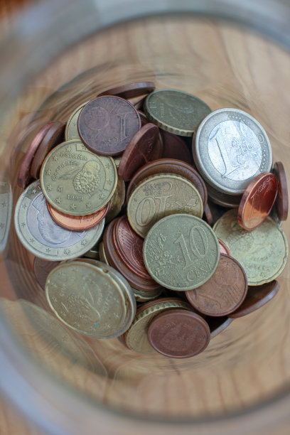 我的储蓄罐快满了图片下载