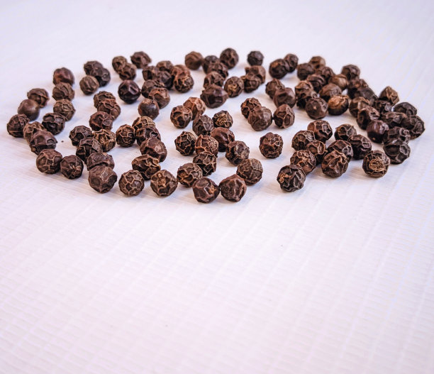 黑胡椒，胡椒，胡椒，整个，香料，食物，热，配料，黑色，种子，干燥，调味，健康，干燥，有机，宏，堆，烹饪，种子，谷物，辣，特写，堆，印度，香料，高分辨率，特写，视图，图像，库存照片，图片下载