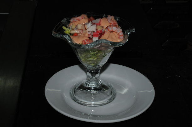 虾和沙拉鸡尾酒的配料。图片下载