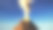 在有天空背景的大山顶上的漂亮的烟。图片下载