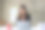 迷人的年轻亚洲商业女性在办公室用笔记本电脑工作。图片下载