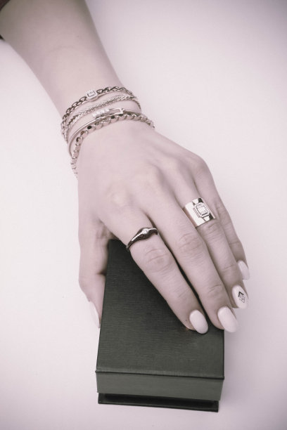 黄金和钻石首饰图片下载