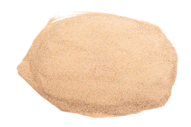 沙漠沙堆，沙丘孤立白色背景。沙滩岛上的金白色细沙，热带海洋的目的地。工作室拍摄细节纹理，复制空间顶视图图片下载