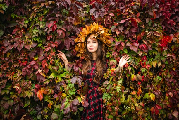 秋天的女孩图片下载