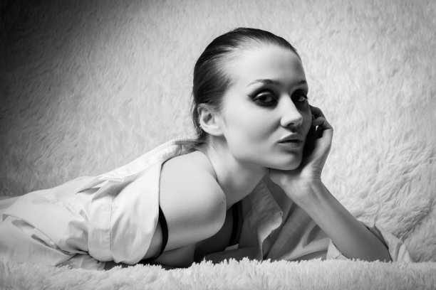 性感的年轻女子图片下载