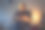 一个正在自拍的男人的特写画像，看着镜头很有吸引力图片下载