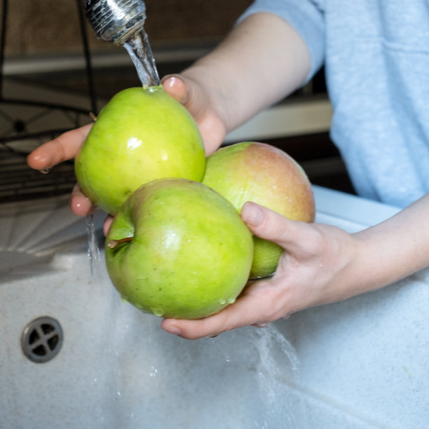 洗苹果图片下载