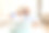 老夫妇用笔记本电脑在网上购物。老夫妇用笔记本电脑在线支付账单图片下载