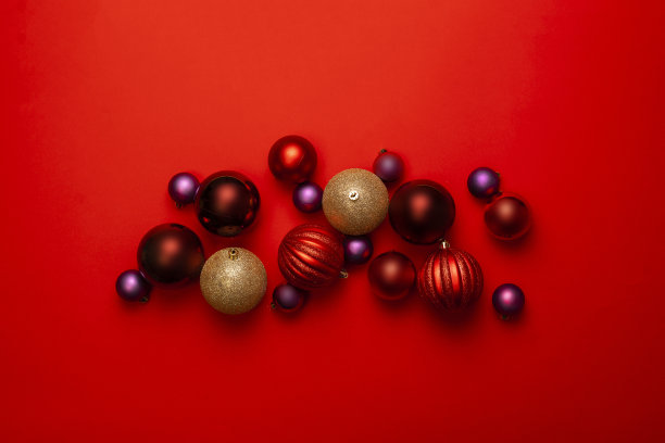 圣诞球装饰布局，收藏节日小玩意图片下载