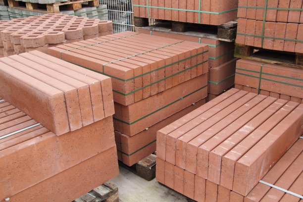 五金店里装石头的托盘图片下载