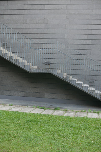 住宅楼长楼梯混凝土图片下载