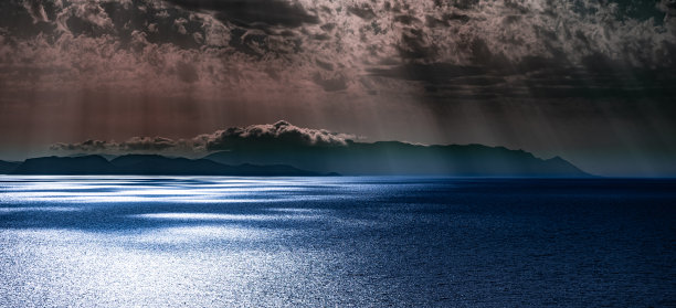 阳光穿过云层图片下载