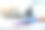 女士用手清洁抽水马桶，用洗衣粉、粉布、湿抹布擦图片下载