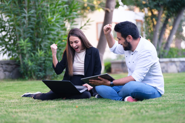 企业家为他们的成功而快乐图片下载