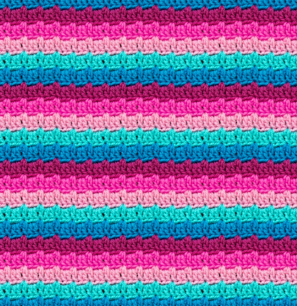 无缝针织质感。图案是用对比鲜明的亚克力纱钩针编织的。图片下载