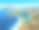 在空中滑翔。在阳光明媚的日子里，滑翔伞串联飞行在碧水青山的海面上。土耳其奥鲁德尼兹的滑翔伞和蓝泻湖鸟瞰图。极限运动。景观图片下载
