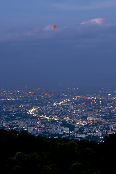 泰国清迈月食图片下载