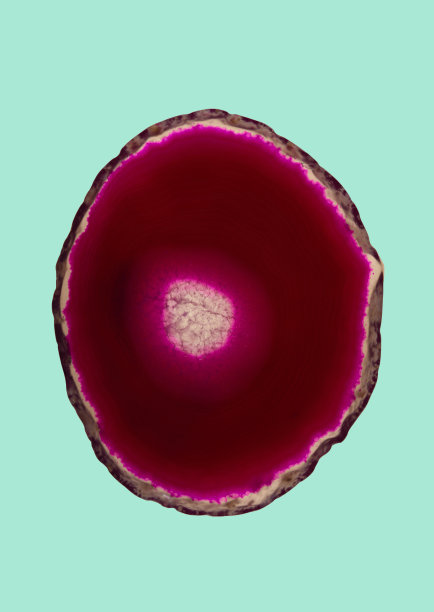抛光标本带状玛瑙水晶颜色与白色背景。图片下载