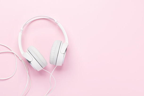 粉色耳机图片下载